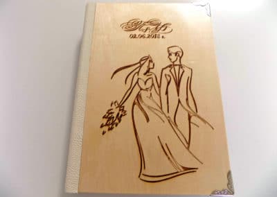 Дървен албум за сватба
